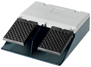 Momentary-contact foot switch, 2-pedal cable entry M25x1.5 IP65, 2 NO + 2 NC/..., 3SE2932-1AB20, Siemens main