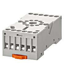 Socket, screw connection, 11 pole, 12A for 3 pole MU relays Compatible with 3 pole MT-Relay